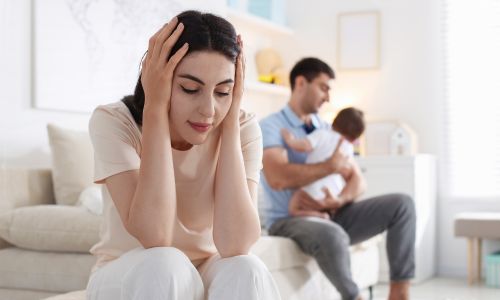 産後の家族とサポートのイメージ